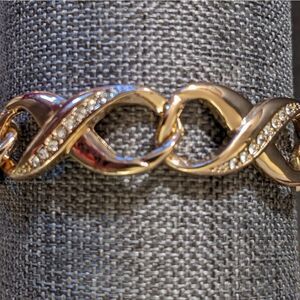 Saq (Avon) goldtone & rhinestones link bracelet 6 1/2" - 9"